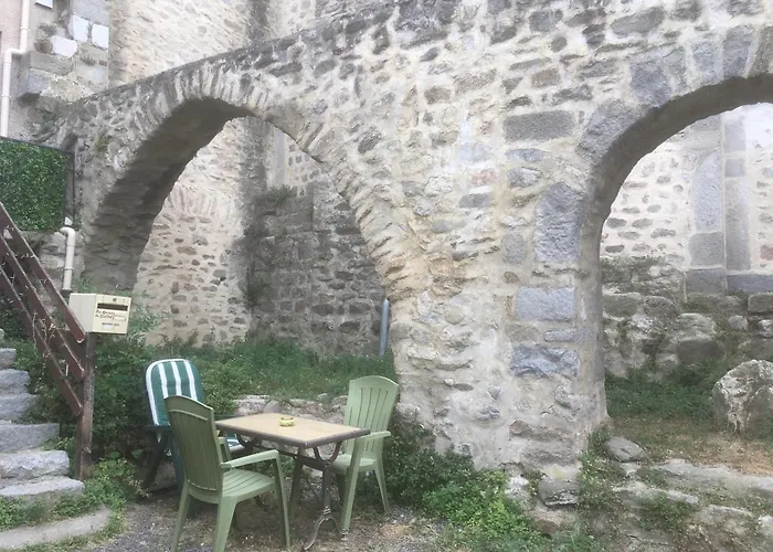 Les Arches Du Cloitre